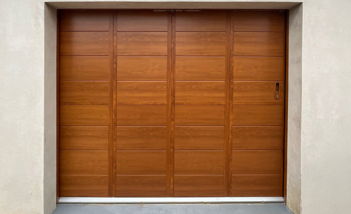 porte de garage battante quatre vantaux exterieur bois