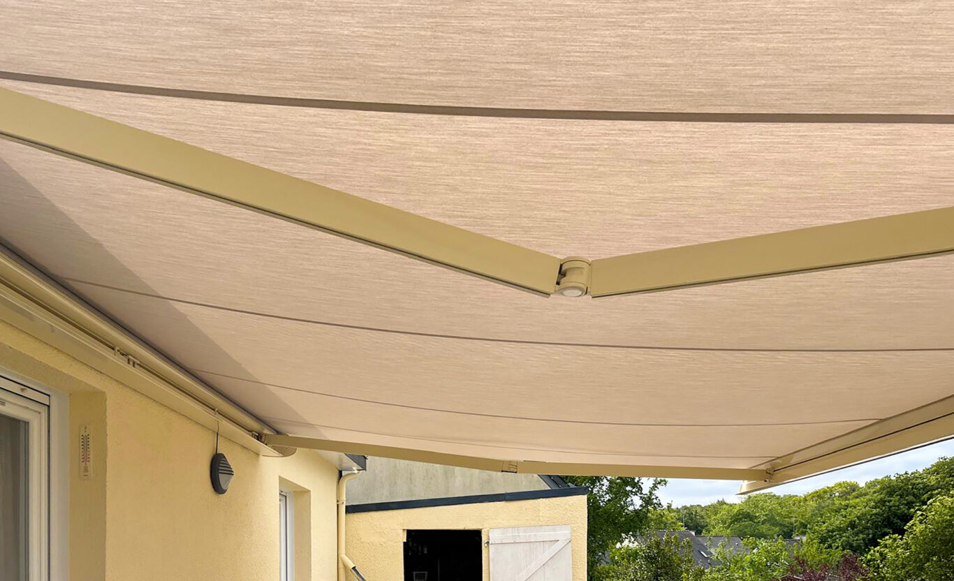 store banne deroulant electrique kiclos modele everest aluminium beige toile lin chine mecanisme