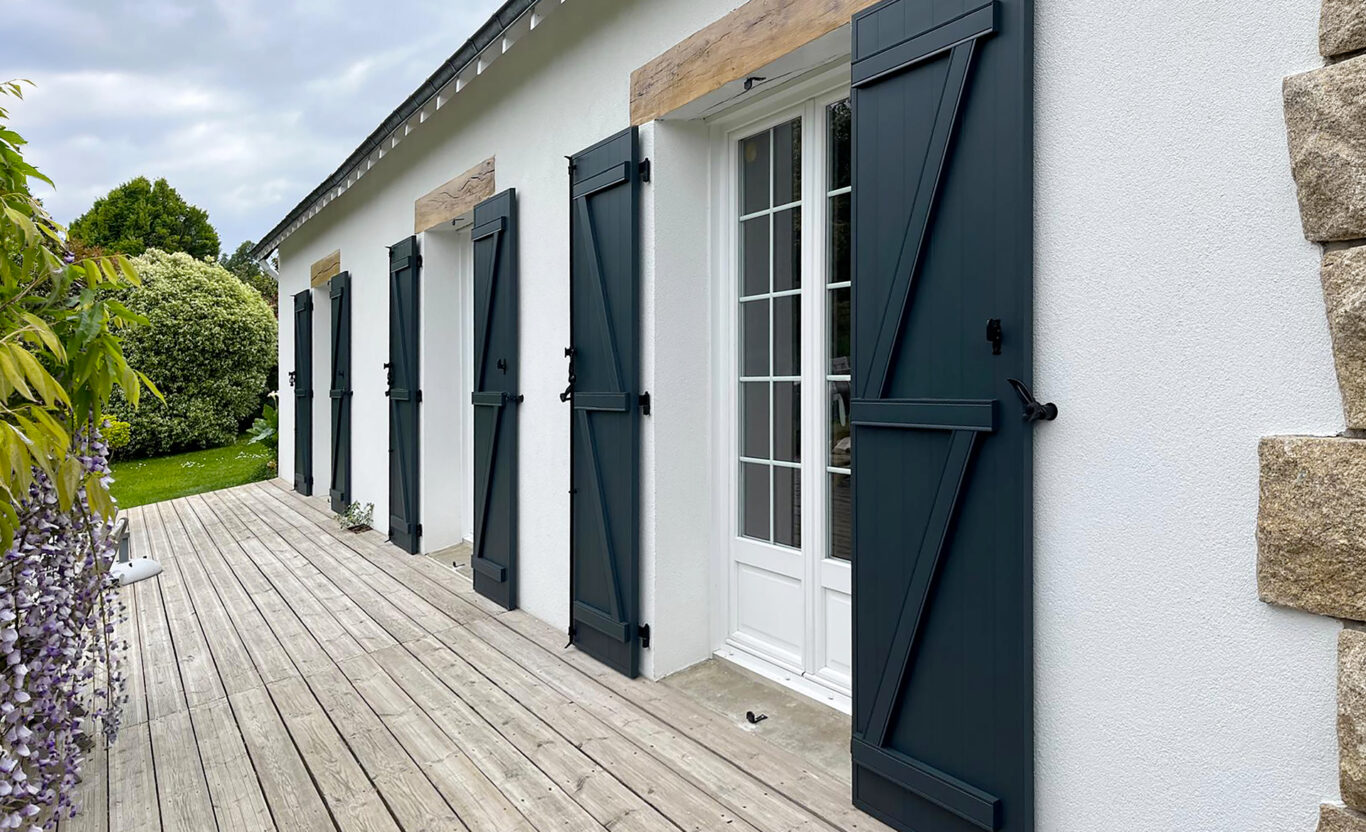 volets battants daytonna kiclos aluminium gris anthracite ral 7016 pour portes-fenetres