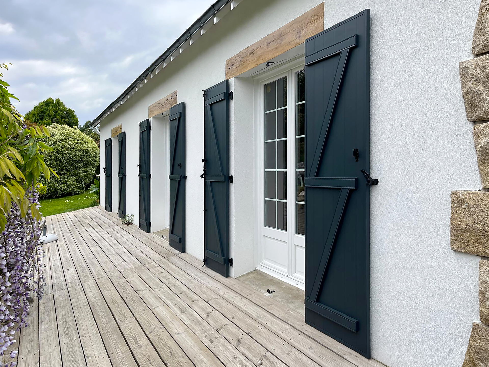 volets battants daytonna kiclos aluminium gris anthracite ral 7016 pour portes-fenetres